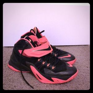 Nike Lebron Soldier VIII